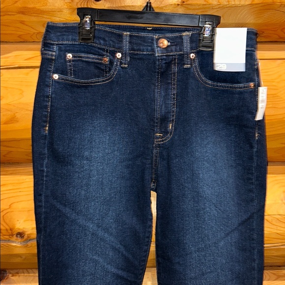 Gap NWT High Rise 70s Flare Jeans Size 29 Regular in Dark Wash - Picture 7 of 12